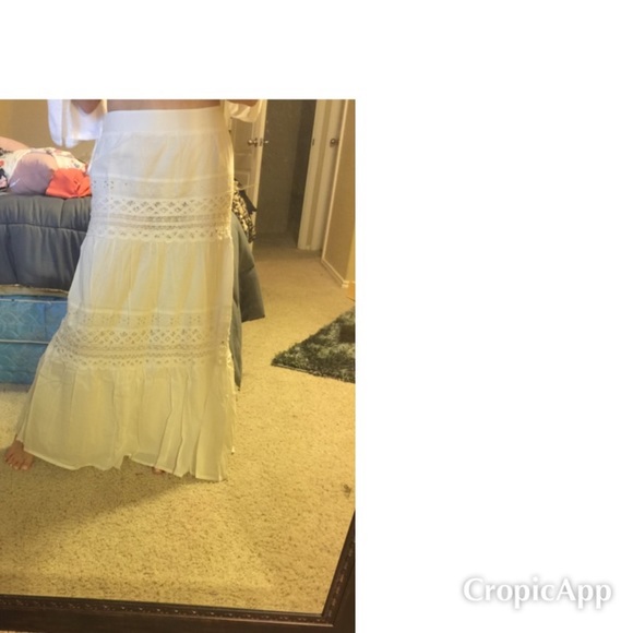 BNWOT///Ivory Color Maxi Skirt with Crochet Insert - Picture 4 of 4